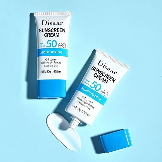 Disaar Moisturizind Oil-free Sunscreen Spf 50