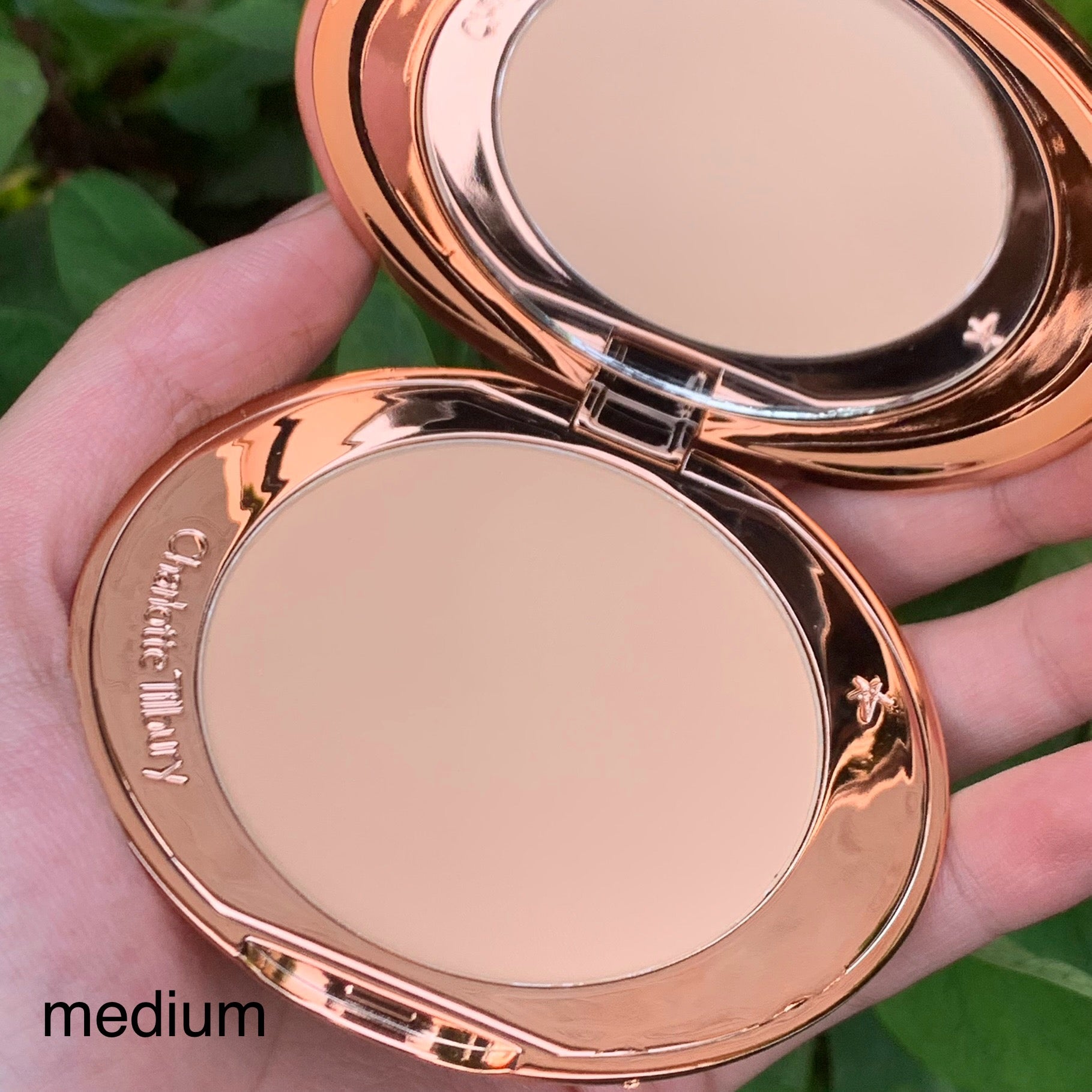 charlotte tilbury  airbrush compact powder