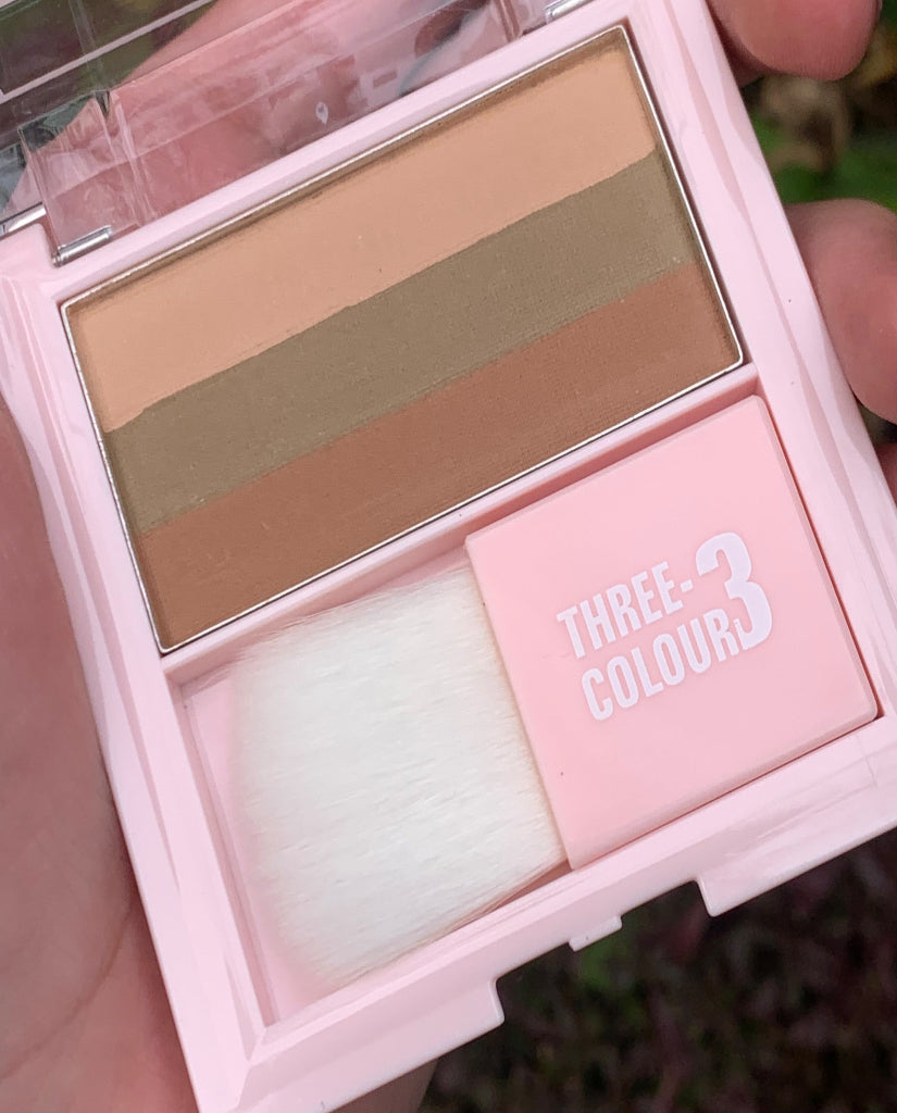 Three Color Face Pallete Highlight and contour