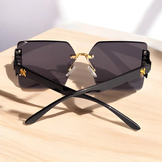 Gucci Sunglasses With Leather Case & Box - sunglasses