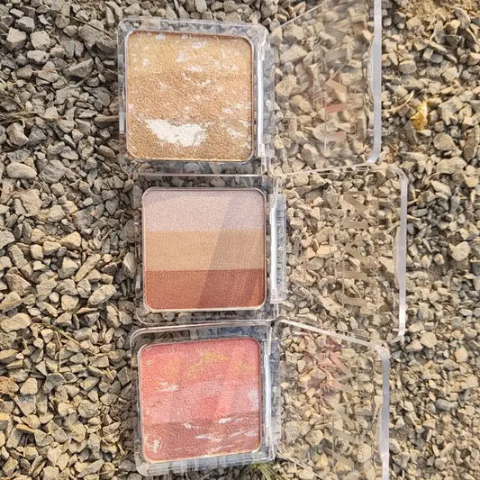 Huda beauty pallete matt blush &Eyeshadow