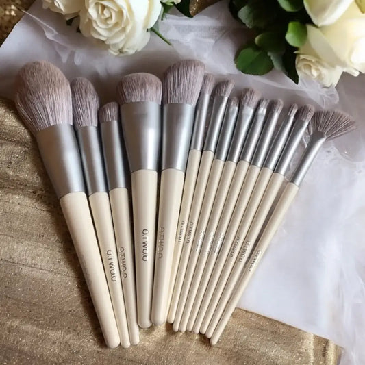 O.TWO.O 14 Pc Brush Set