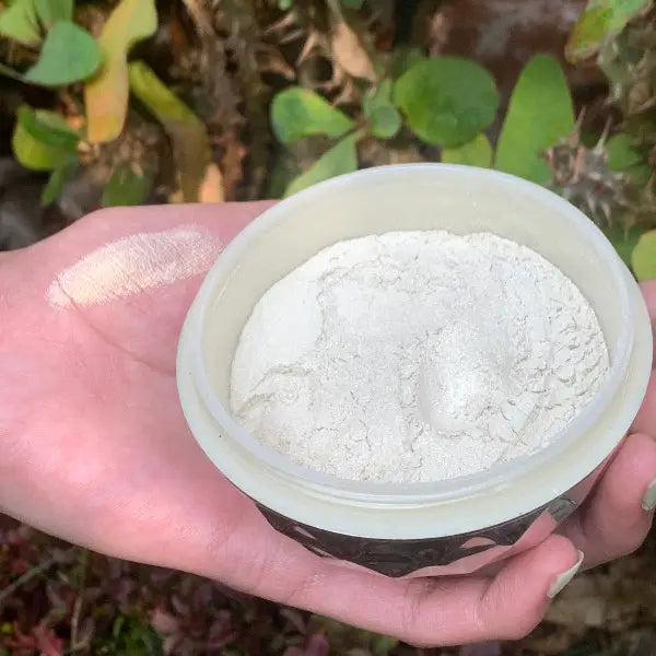 Revolution Face and Body Shimmer Highlighter - face primer