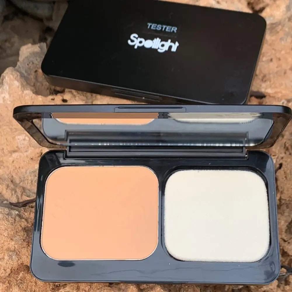 Spotlight Radiant Porecelain Power Foundation - Eyeshadow palette