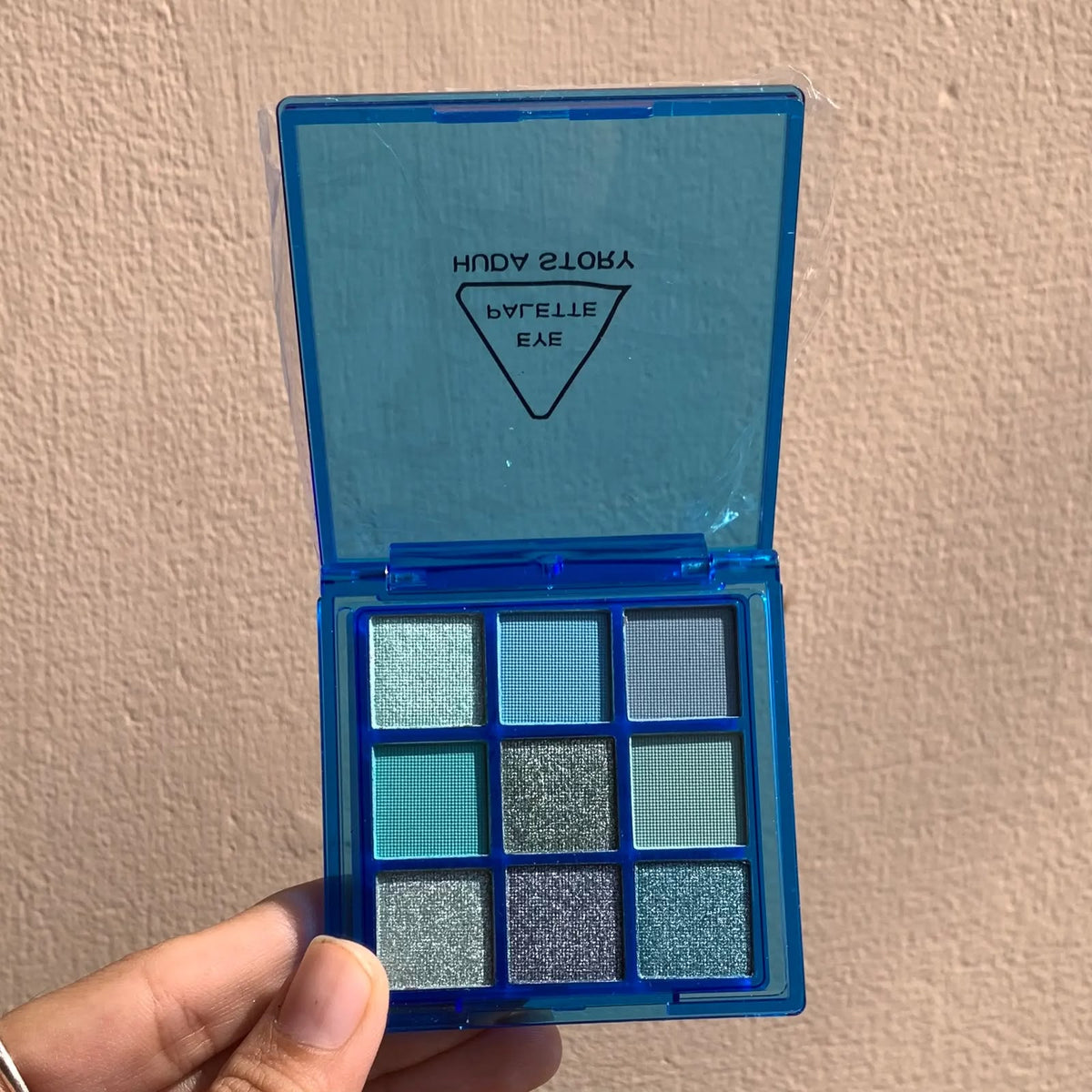 Huda Story Eye palette