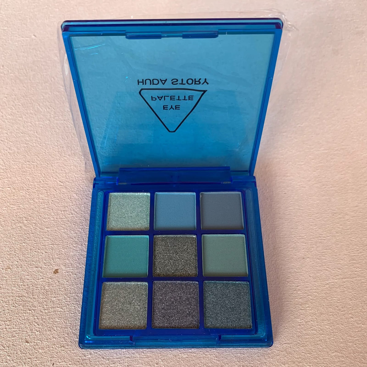 Huda Story Eye palette