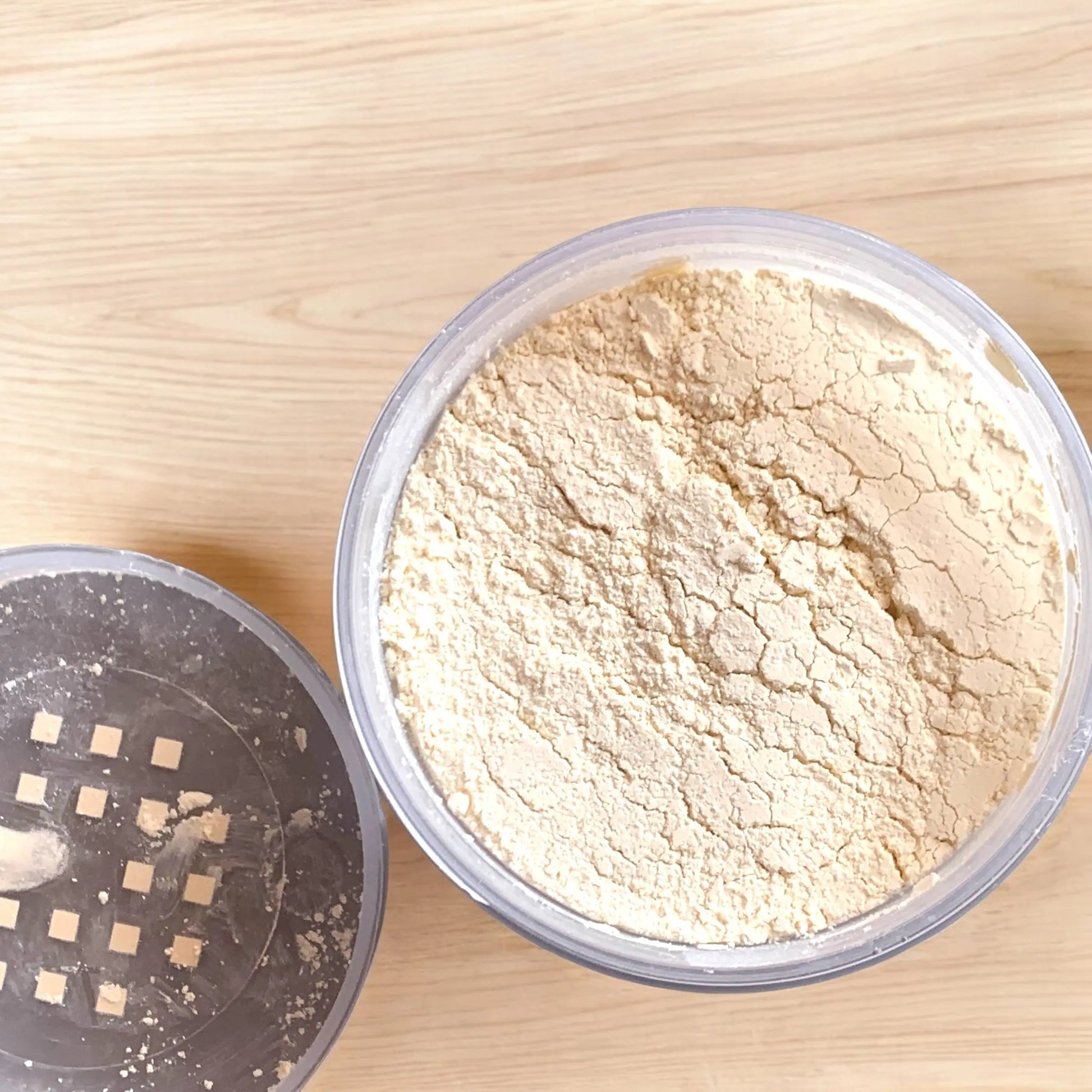 laura mercier loose powder  tone up