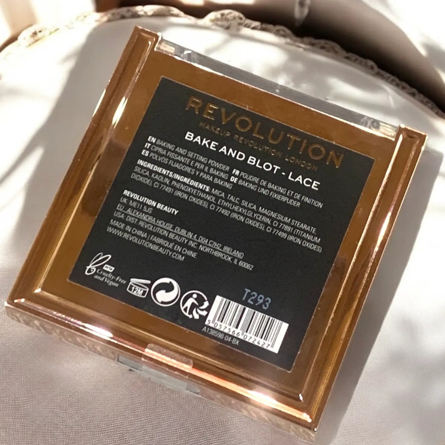 Revolution Bake and Blot Lace Compact Powder
